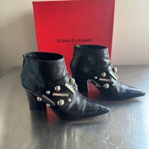 Donald J Pliner 7.5 Black Leather Silver Studded Pointed Toe Ankle Bootie